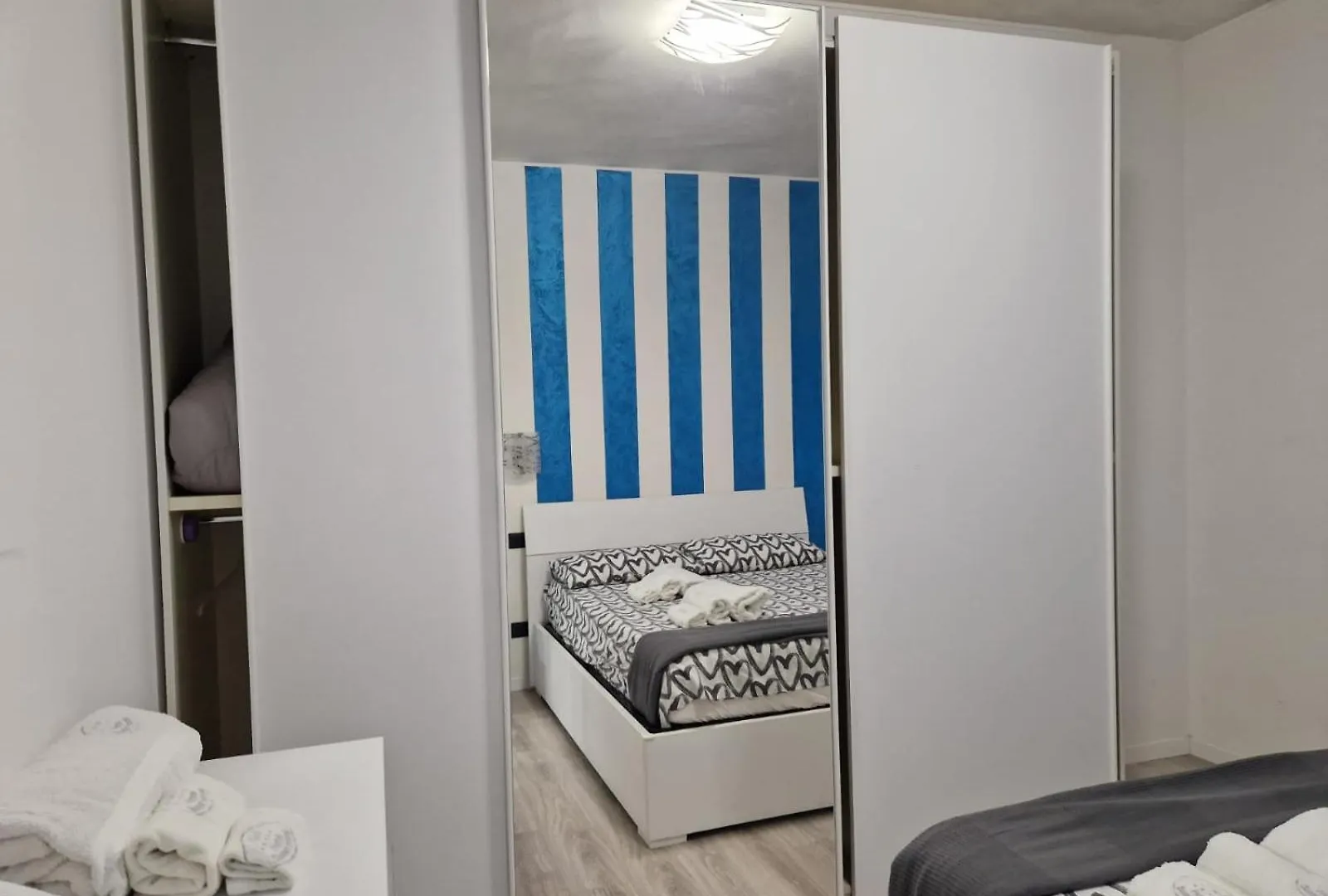 N&Ghomesweethome Monet Elegante Appartamento Casa Vacanze - Affari ميلان 0*,  إيطاليا